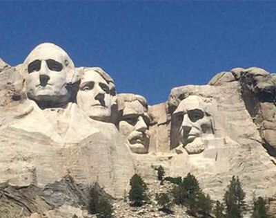 总统山上刻了哪四位总统？