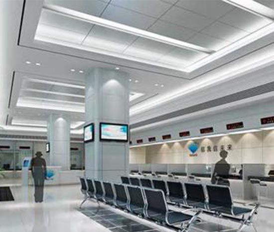 星期天银行上班吗？