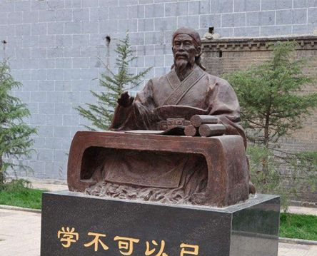 岁不寒无以知松柏出自哪里？