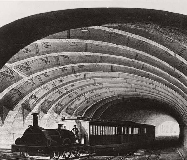 世界上第一条地铁诞生于哪里？