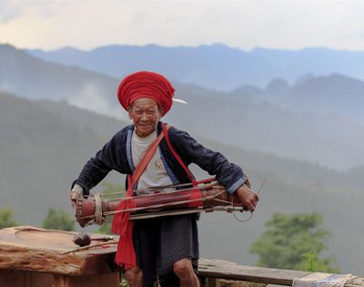 长鼓舞是中国少数民族哪个的传统舞蹈？