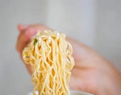 高铁上为什么不卖方便面？