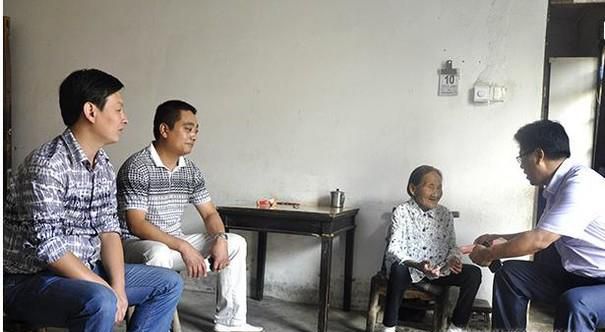 买什么东西去看望老人比较好？