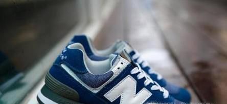 新百伦“NB”鞋子分辨真假