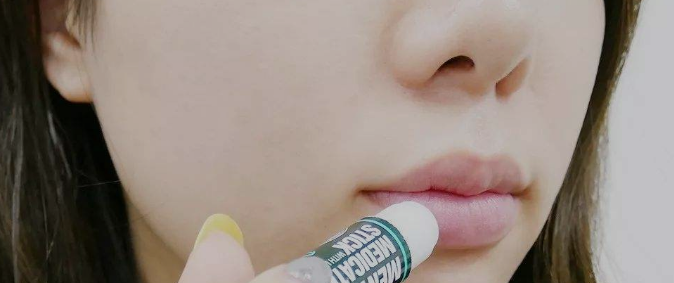 女生润唇膏哪个牌子好