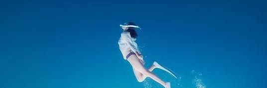 潜水运动员在水下怎么换气