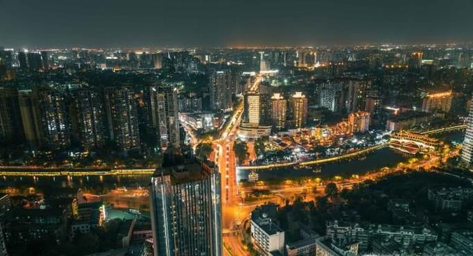 中国有哪些适合穷游的城市？