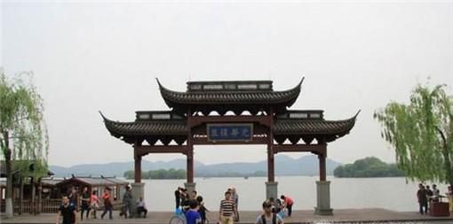 去西湖该怎么玩？