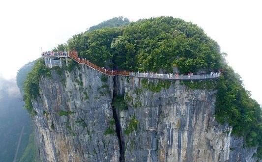 天门山玻璃栈道怎么去，天门山景区门票价格是多少