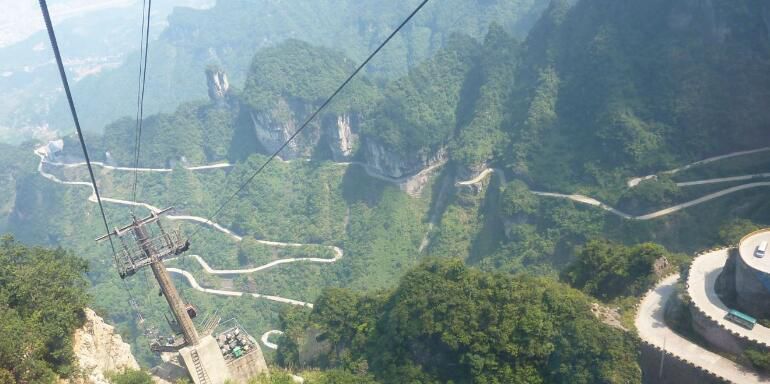 天门山盘山公路可以自己驾车么，天门山坐车上山要多久