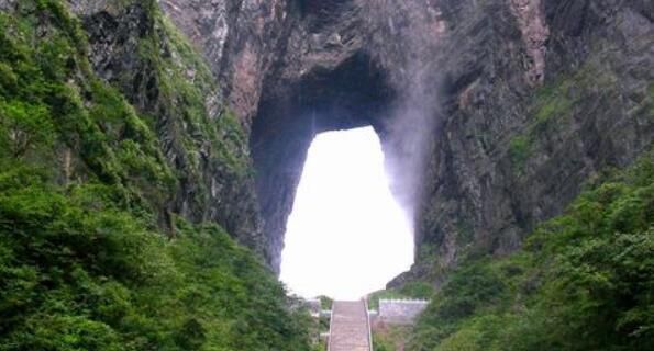 天门山旅游必备物品，天门山游玩要注意什么