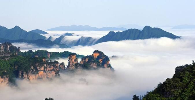 张家界和黄山哪个漂亮，张家界和黄山哪个高