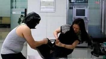 如何正确区分抢劫罪与抢夺罪