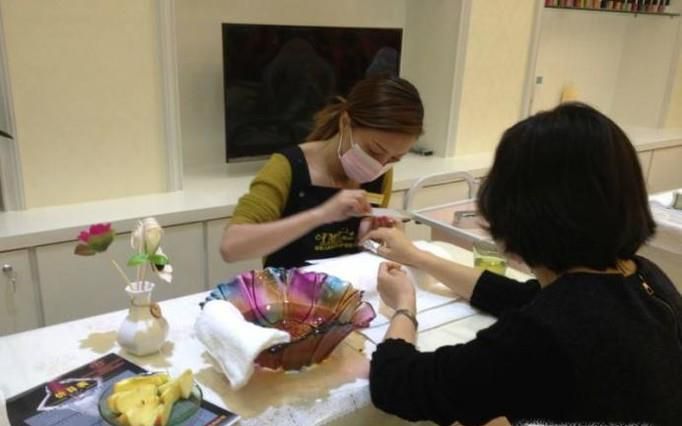 美甲店要怎么开