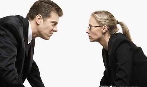 领导和同事有矛盾作为部门人员应采取什么态度?