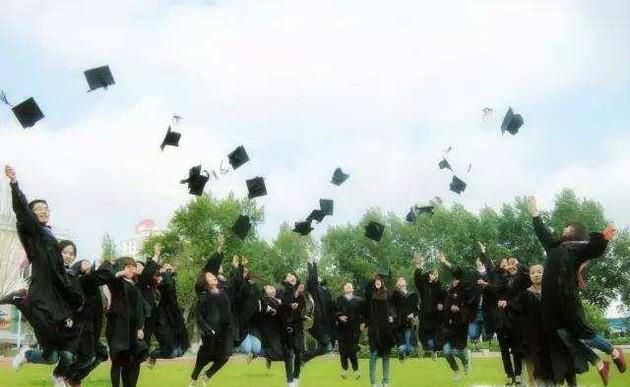 大学毕业后,档案如何迁回生源地