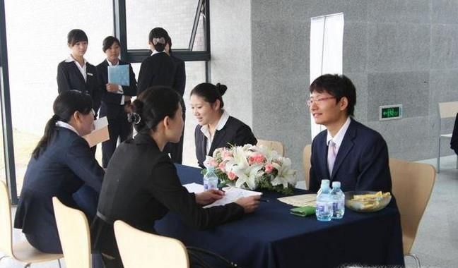 应聘面试一定要穿正装吗