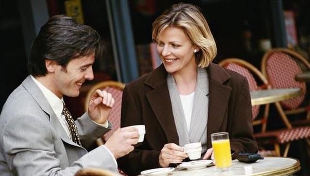 与人交谈时的哪些细节？能提升你个人的气质