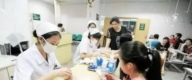 新手护士如何把针扎好