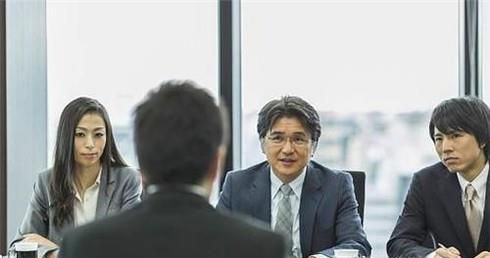 面试时如何进行自我介绍？应该注意什么？