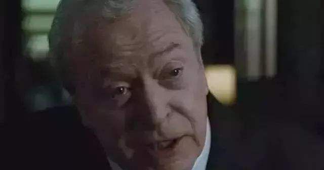 互联网这么发达，实体药店反而越开越大是为什么？