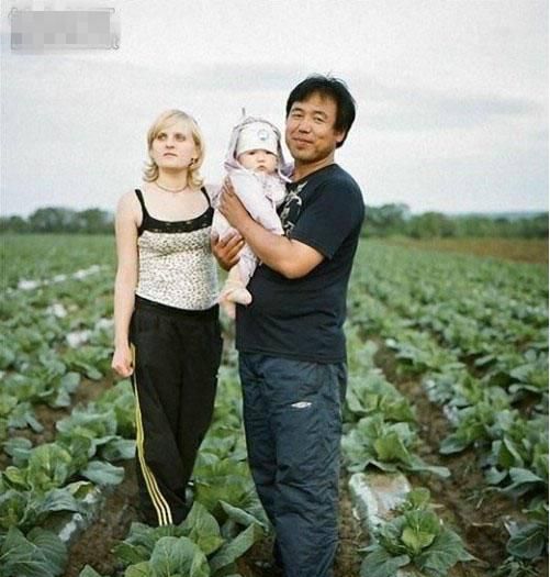 俄罗斯女人比男人多3000万，她们怎么办？