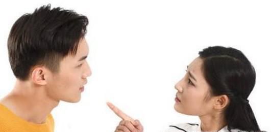 女朋友老在我面前提别的男人怎么办？
