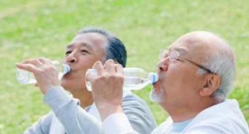 对于年迈的爸妈，有哪些事情需要慢慢来？