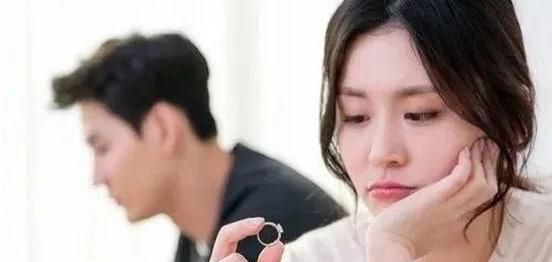 老公脚踏两只船该怎么处理