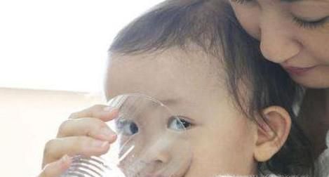 孩子腹胀呕吐怎么办