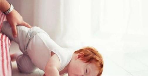 孩子脑袋磕撞了出现哪些情形应该赶紧就医？