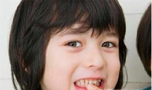 孩子总是喜欢啃指甲怎么办？