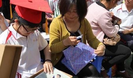 孩子成人礼如何选择礼物？