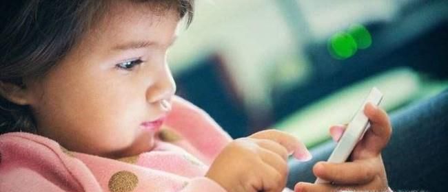 小孩子长时间玩手机的危害