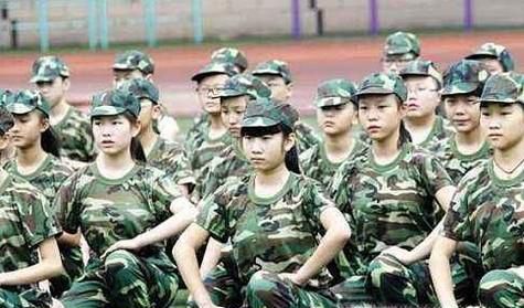 大学军训应准备什么