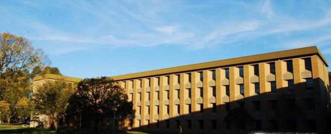 拉筹伯大学法学专业详细解析