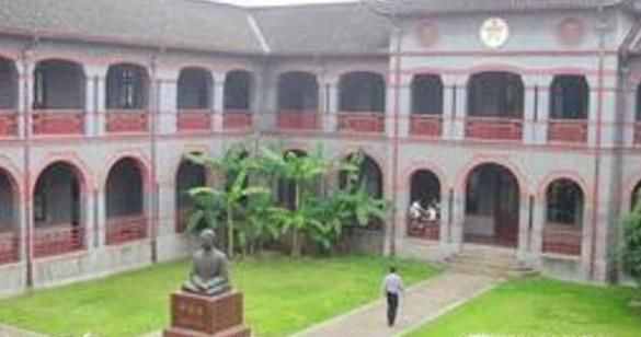 普利茅斯圣马可与圣约翰大学学院研究生费用
