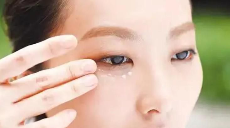 茶叶去除黑眼圈的方法
