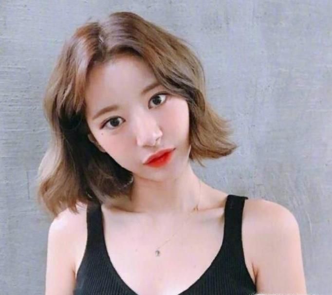 今年流行的发型女