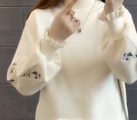 红色羽绒服搭配
