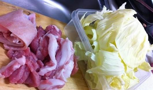 猪肉炖白菜的做法