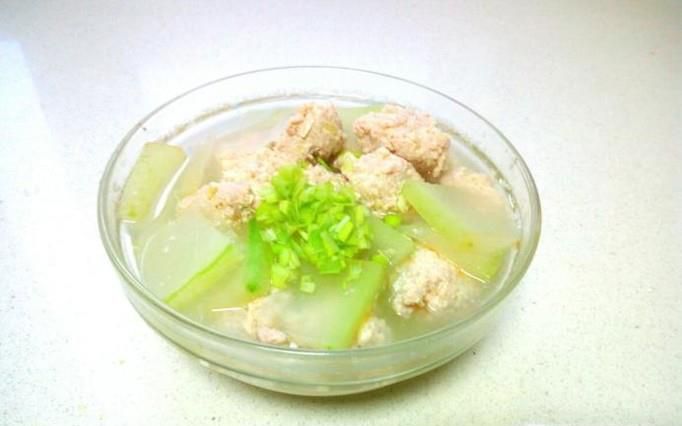 冬瓜汆丸子的家常做法