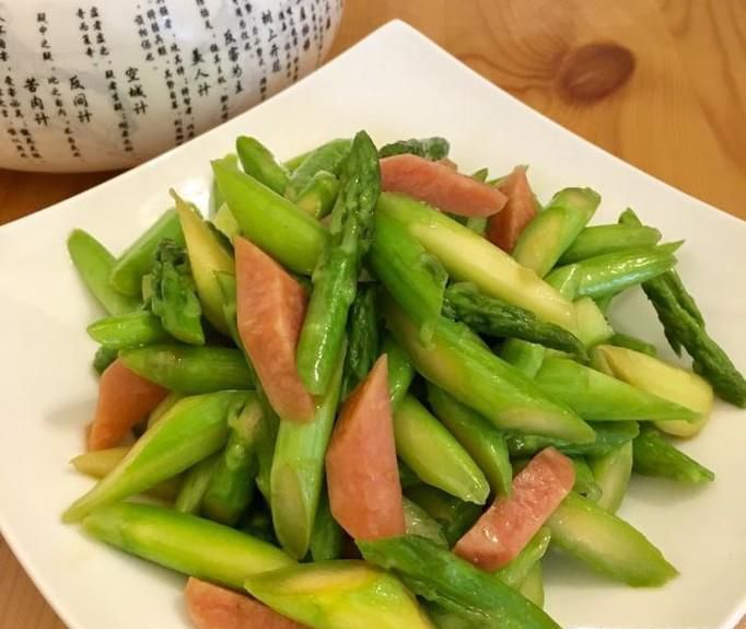 如何做出好吃的清炒芦笋？