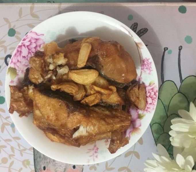 如何炸草鱼好吃？