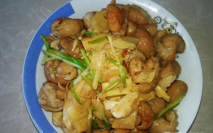 酸笋炒大肠的做法