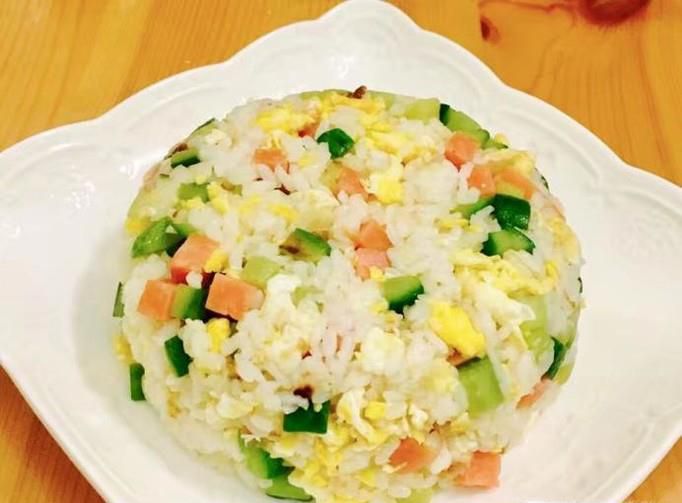 简单又好吃的蛋炒饭怎样做？