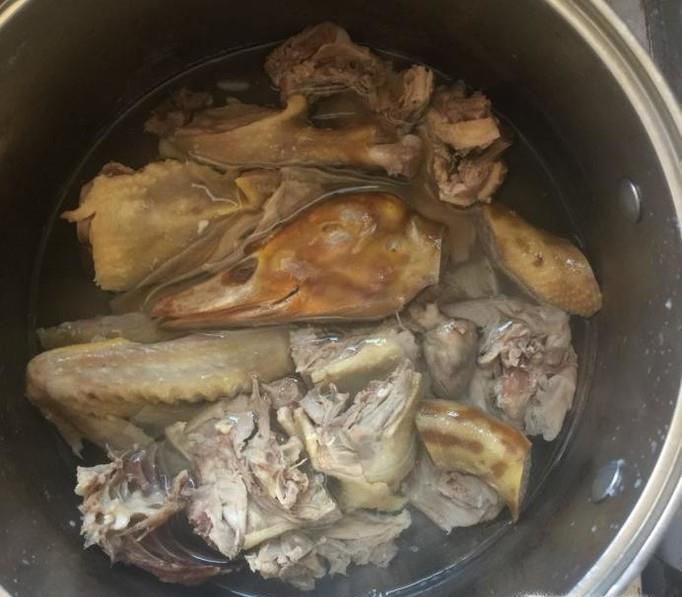 鸭肉怎么做好吃又简单？红烧鸭肉的家常做法