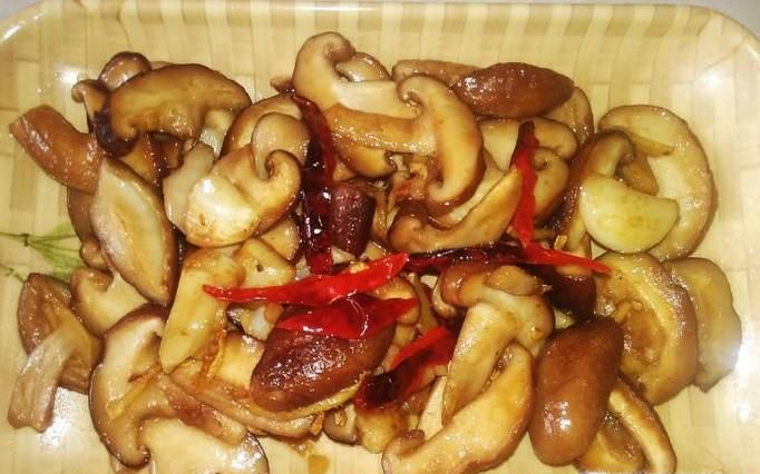 小米辣爆炒香菇，素炒香菇的做法