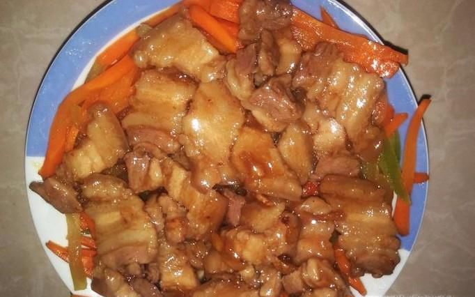 红萝卜冬瓜炒五花肉的做法