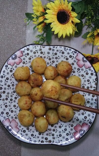 怎样做美味的土豆蔬菜丸子？